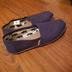 Navy blue Tom's